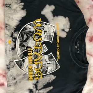Hello Friends! Today I am selling a Large Wu-Tang Strikes Again Graphic T-shirt